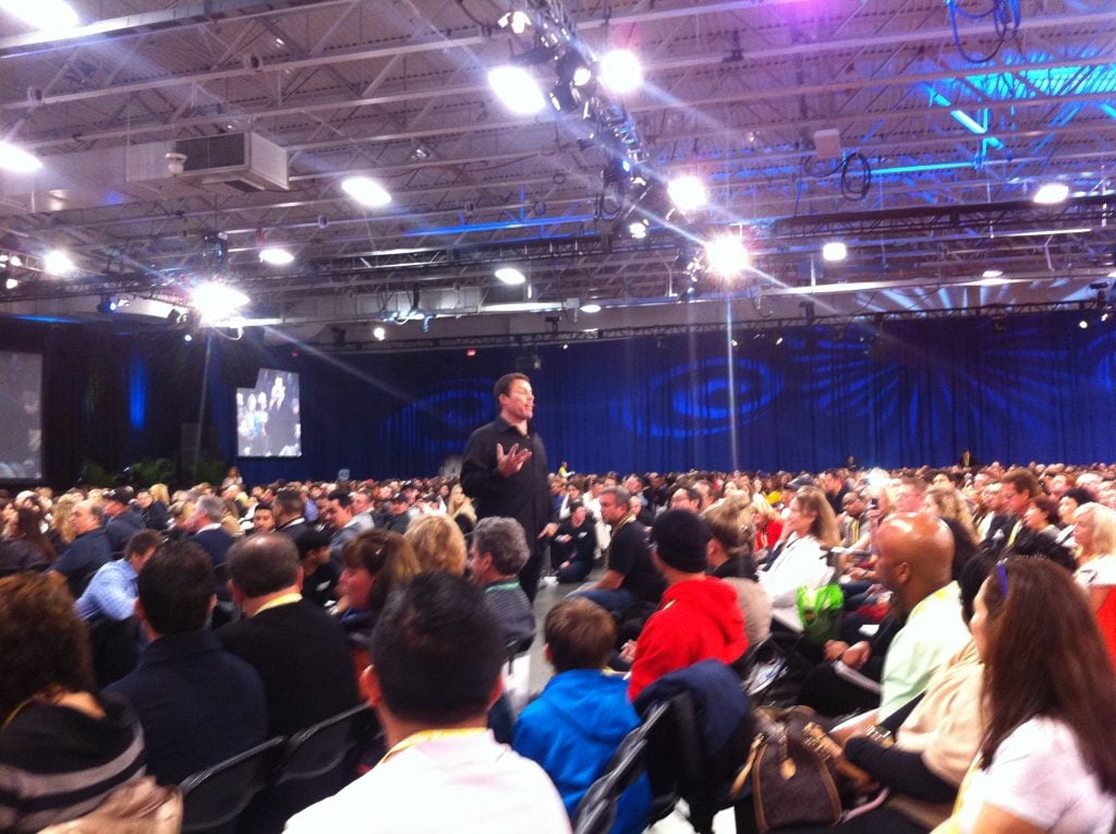 tony robbins upw review image